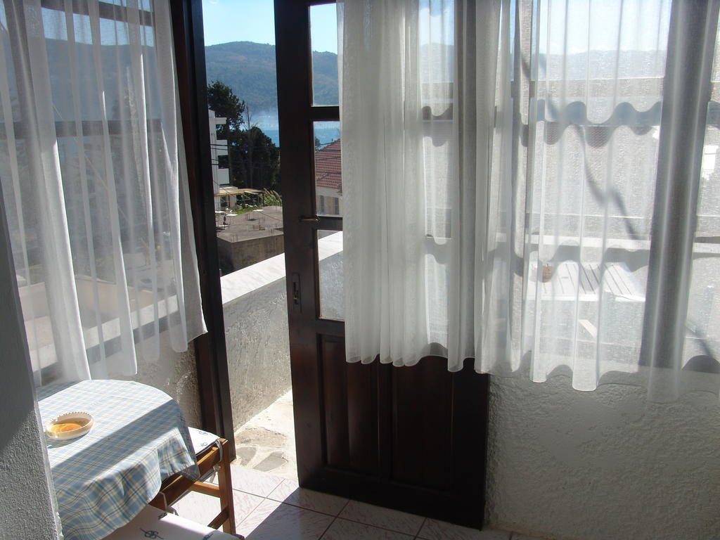 Notis Hotel Samos Town Cameră foto
